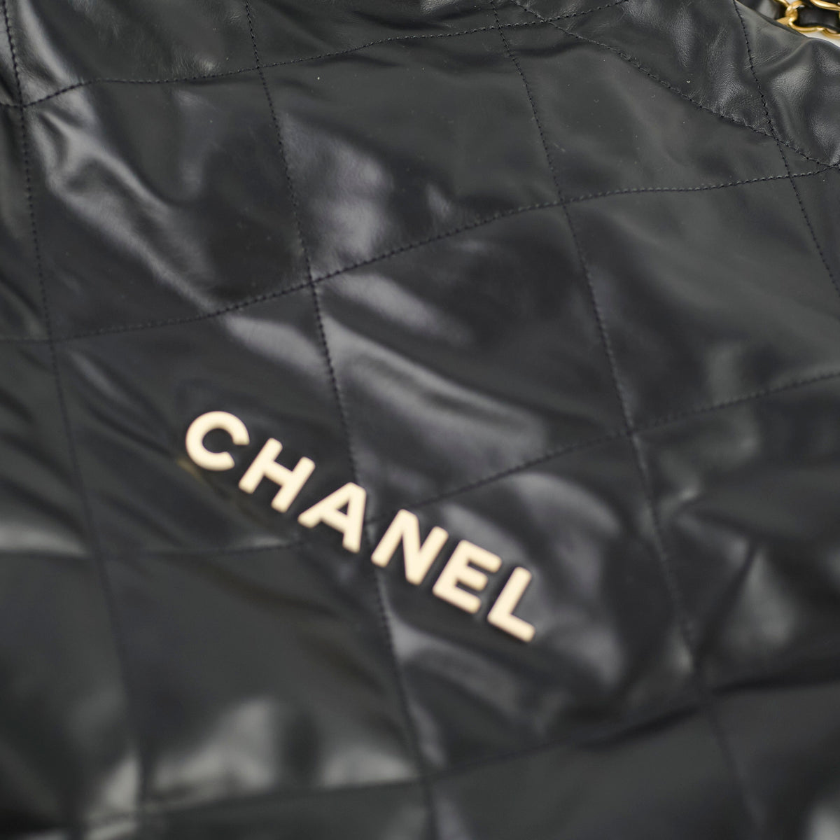 Chanel 22 Medium Black Microchip - photo 17