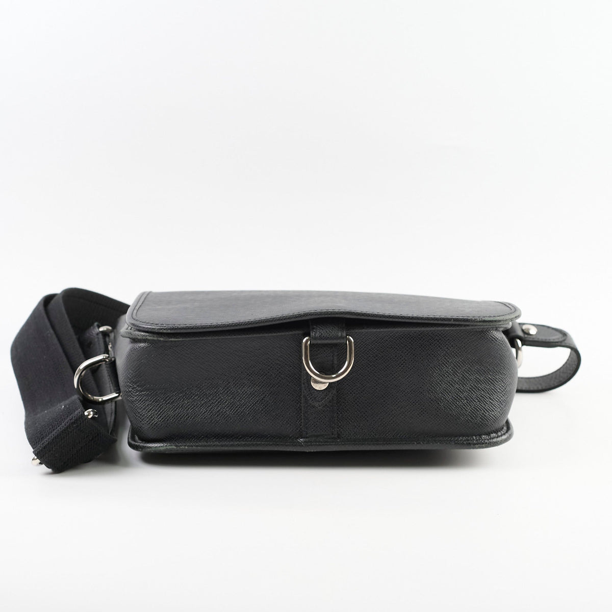 Louis Vuitton Mens Messenger Bag - photo 2