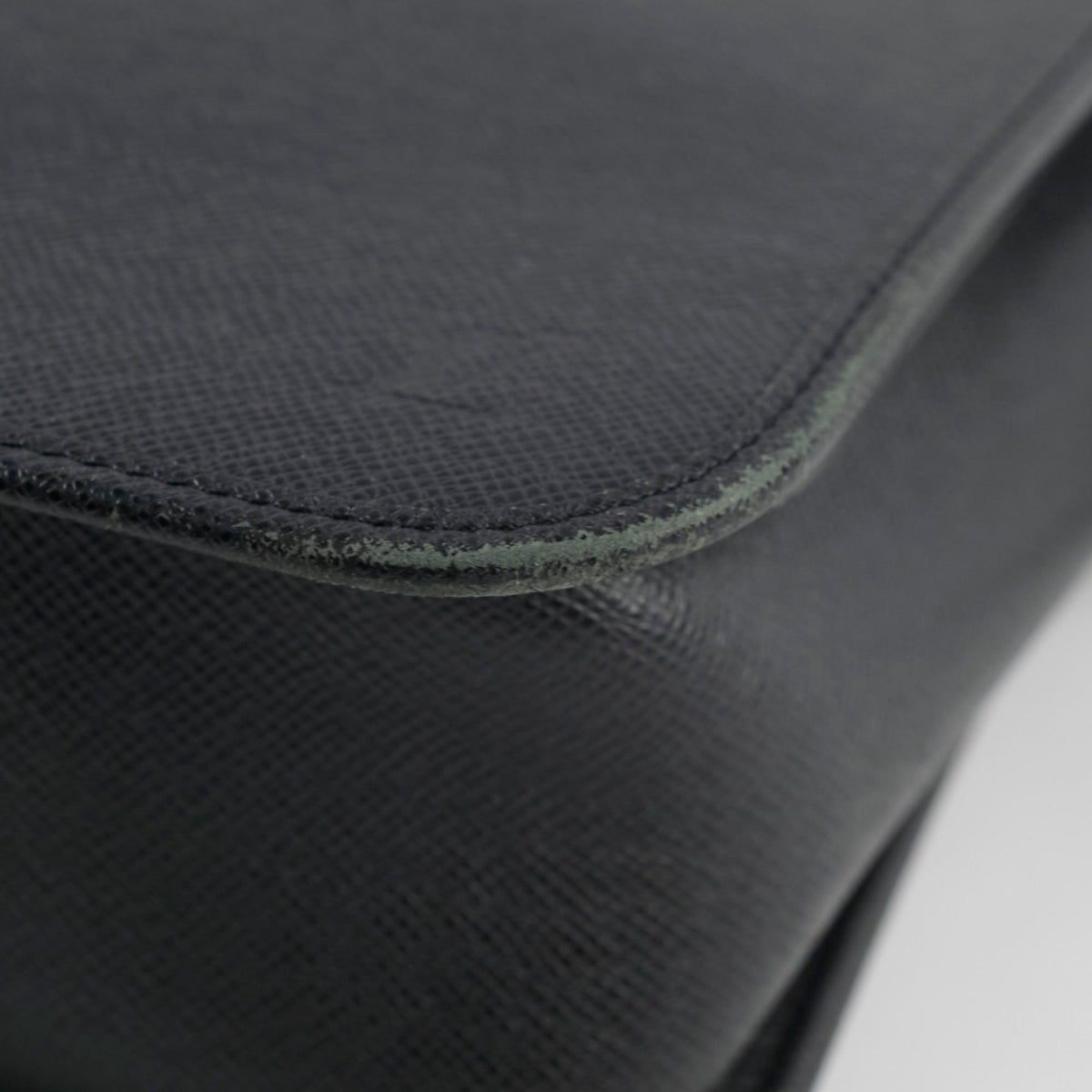 Louis Vuitton Mens Messenger Bag - photo 16