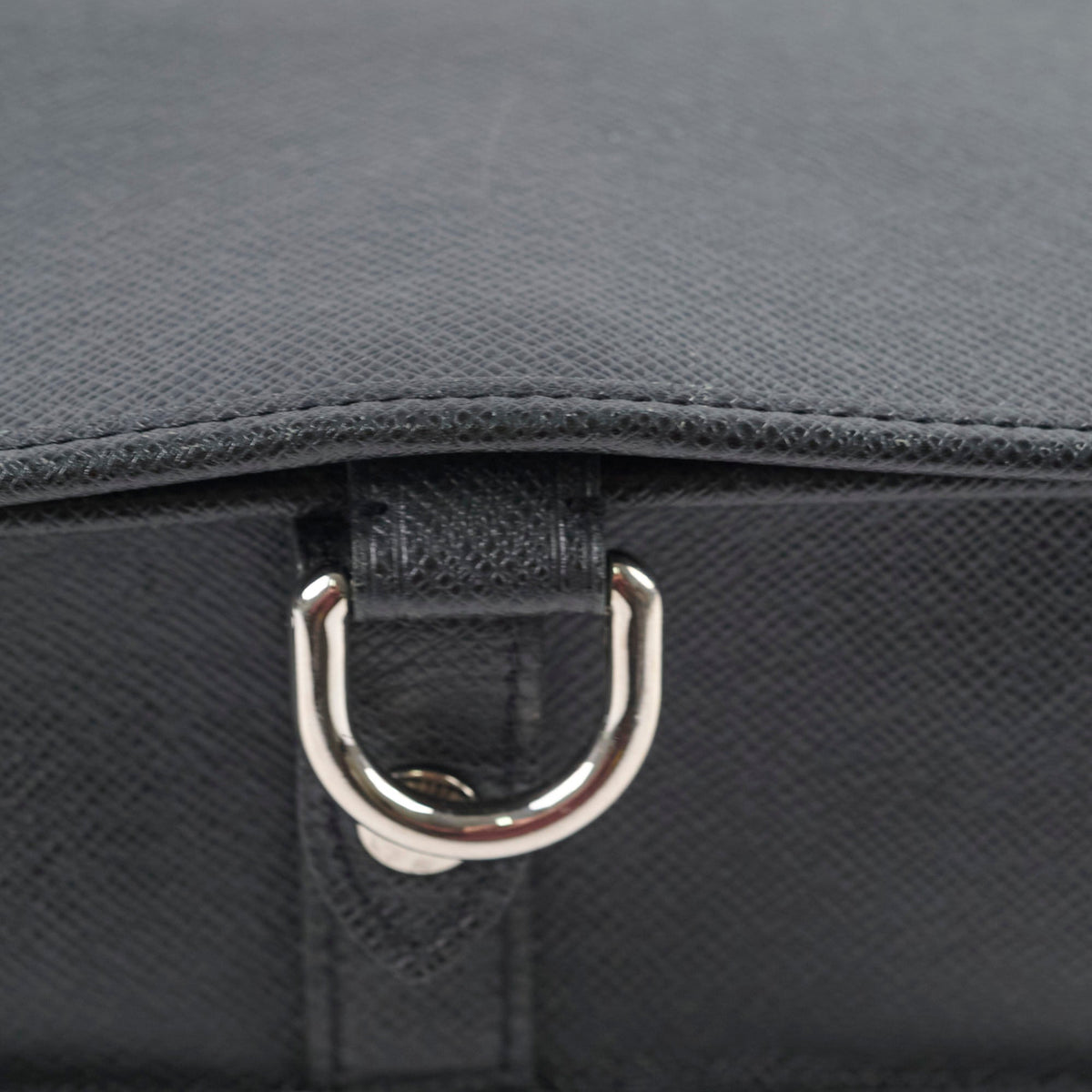 Louis Vuitton Mens Messenger Bag - photo 17