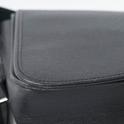 Louis Vuitton Mens Messenger Bag - photo 15