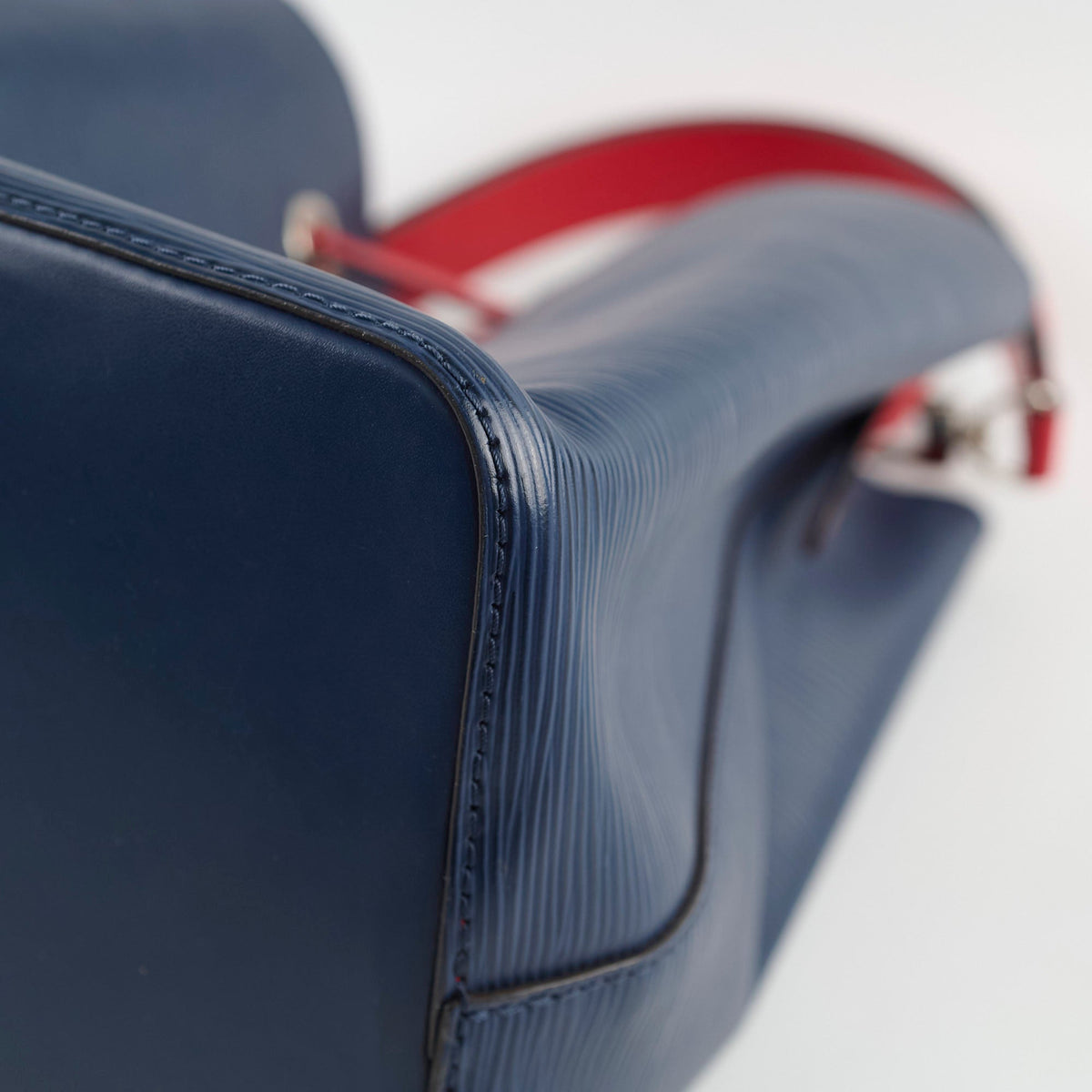 Louis Vuitton Neo Noe Epi Leather Navy/ Red - photo 5