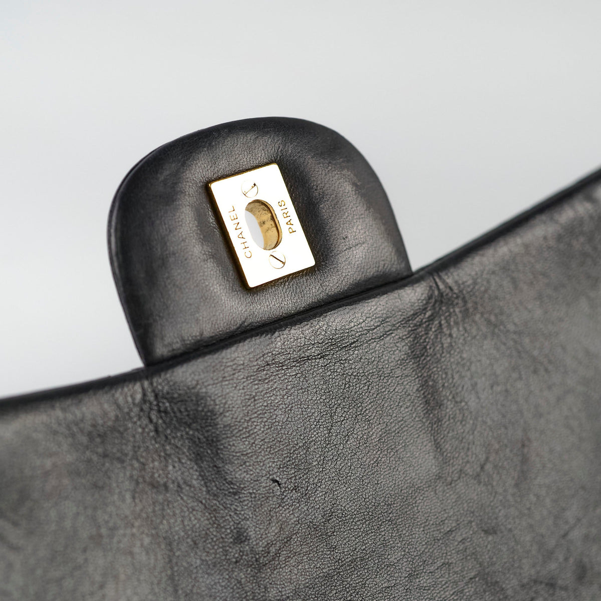 Chanel Single Flap Maxi Black Lambskin - photo 17