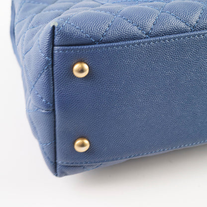Chanel Coco Handle Medium Caviar Blue - photo 11