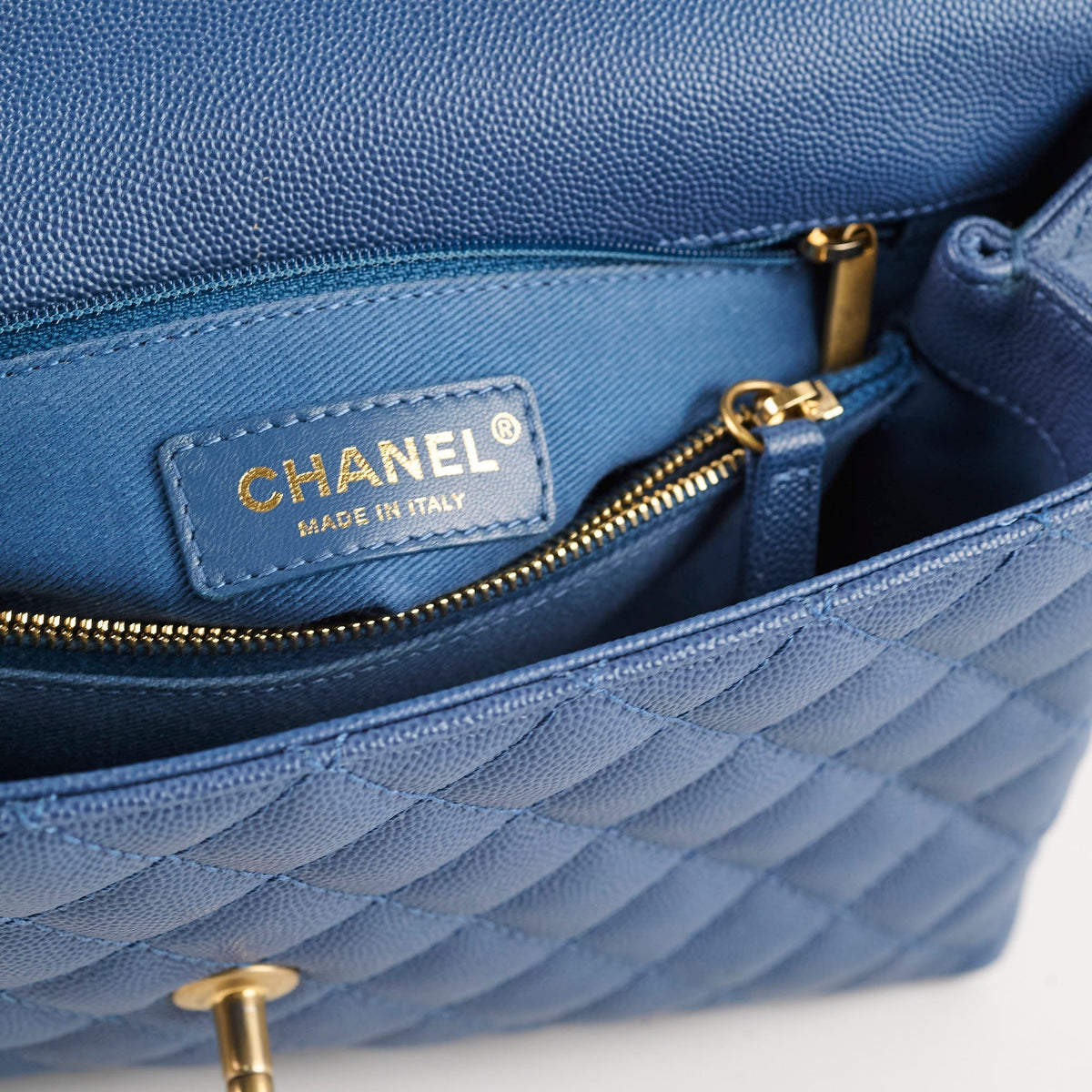 Chanel Coco Handle Medium Caviar Blue - photo 9
