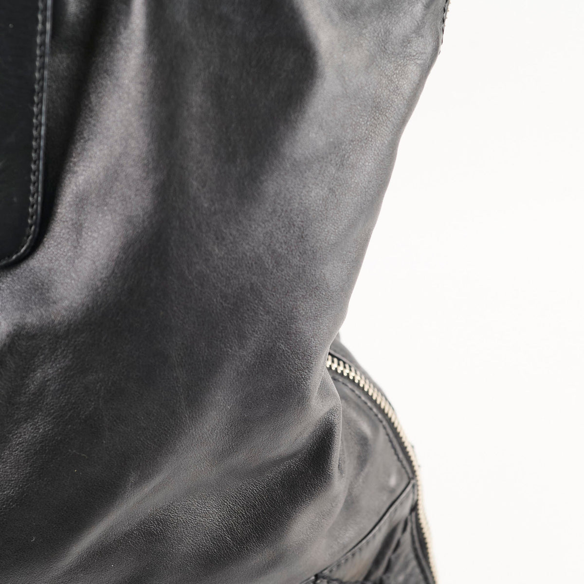 Chanel Diamond Stitched Expandable Leather Zip Tote Blacke - photo 5