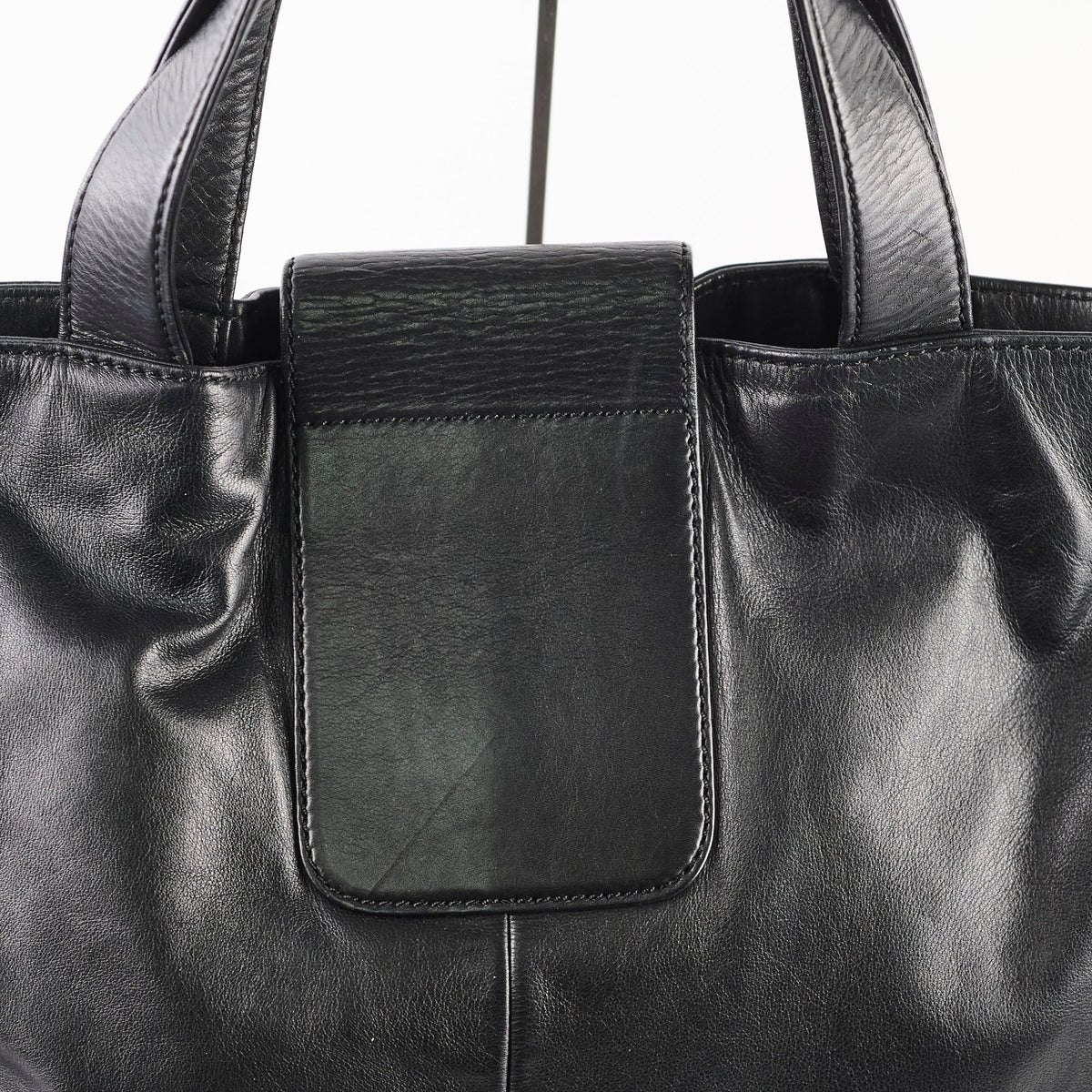 Chanel Diamond Stitched Expandable Leather Zip Tote Blacke - photo 7