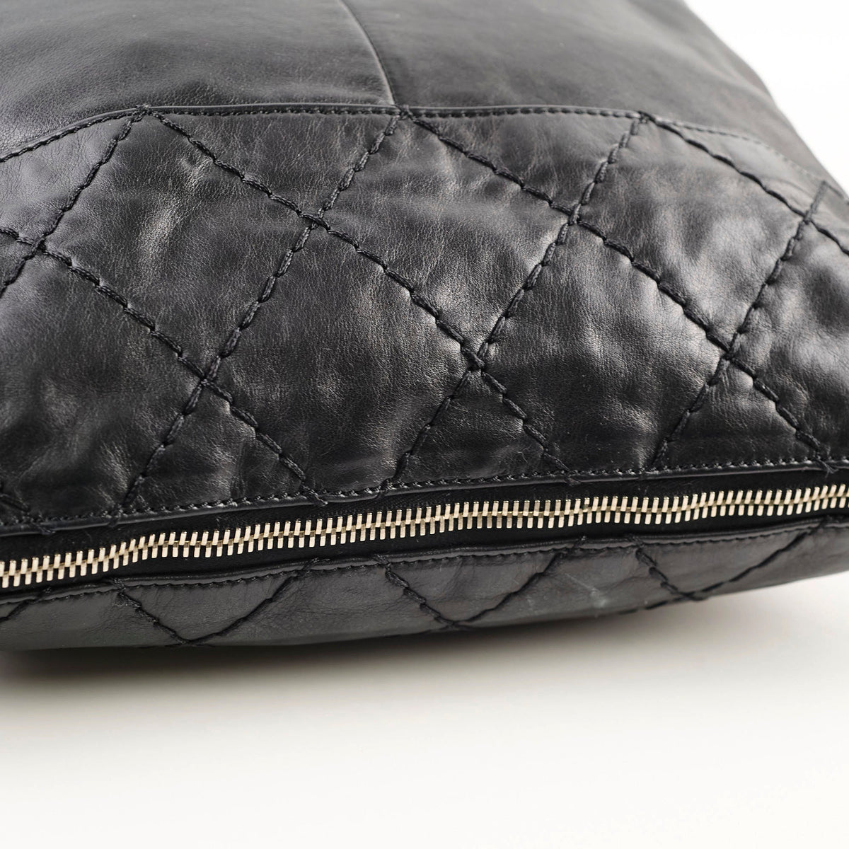 Chanel Diamond Stitched Expandable Leather Zip Tote Blacke - photo 13