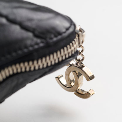 Chanel Diamond Stitched Expandable Leather Zip Tote Blacke - photo 15