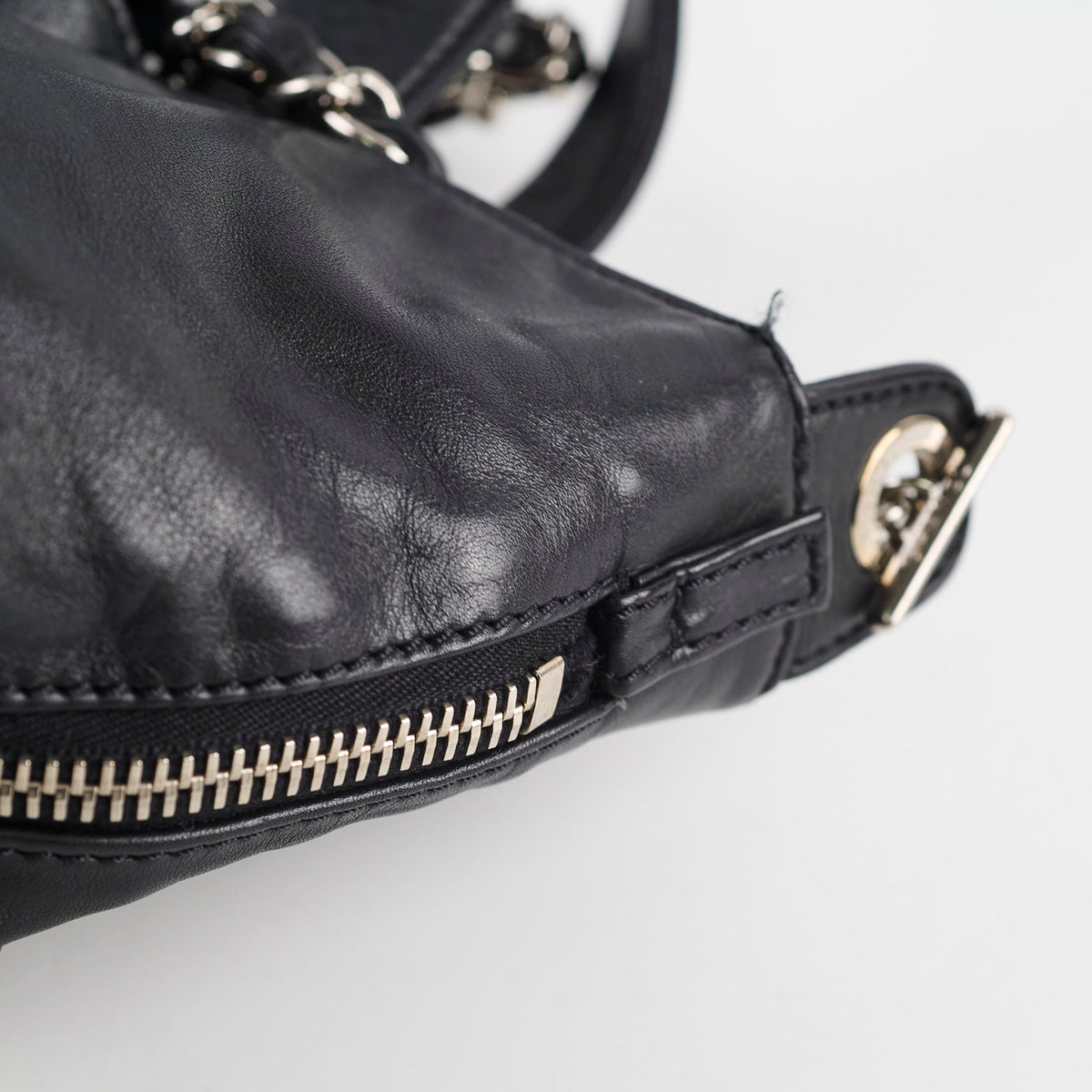 Chanel Diamond Stitched Expandable Leather Zip Tote Blacke - photo 16