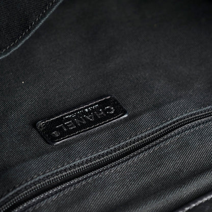 Chanel Diamond Stitched Expandable Leather Zip Tote Blacke - photo 19