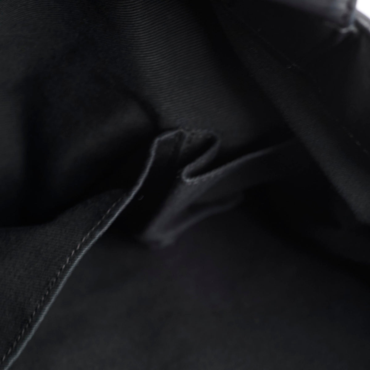 Chanel Diamond Stitched Expandable Leather Zip Tote Blacke - photo 20