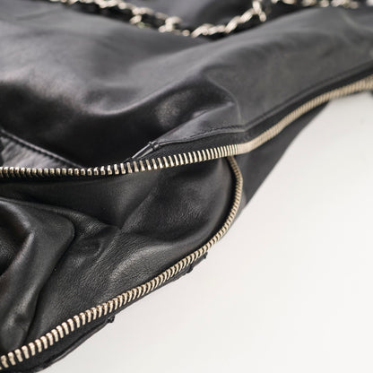 Chanel Diamond Stitched Expandable Leather Zip Tote Blacke - photo 23