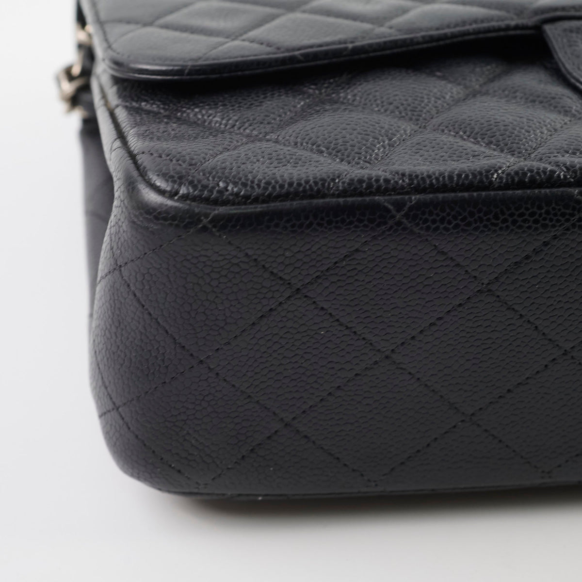 Chanel Caviar Jumbo Classic Flap Black - photo 20