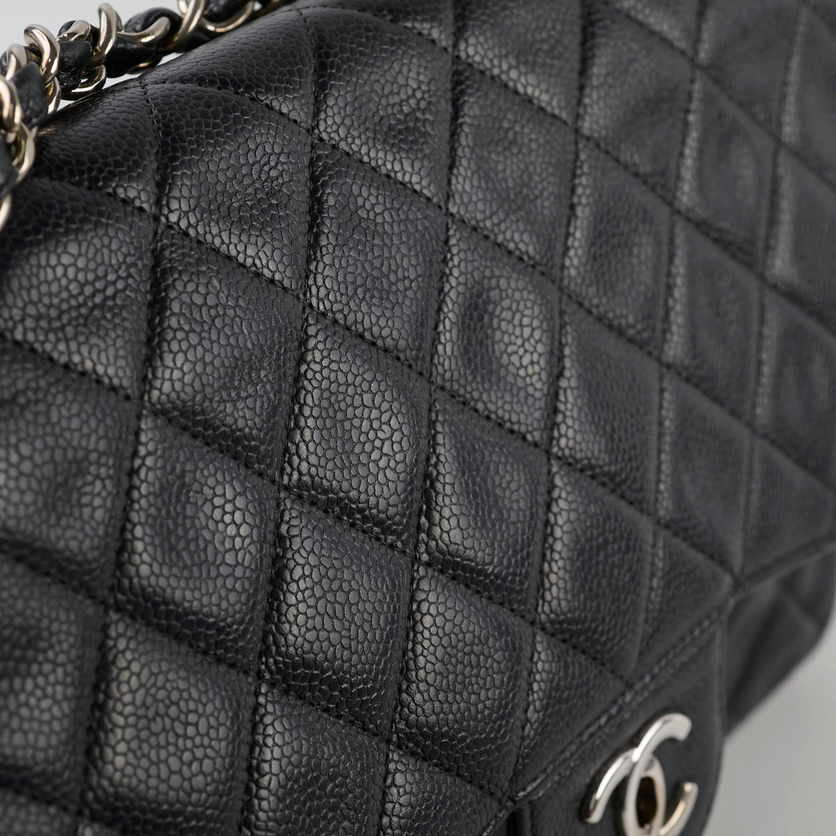 Chanel Caviar Jumbo Classic Flap Black - photo 5