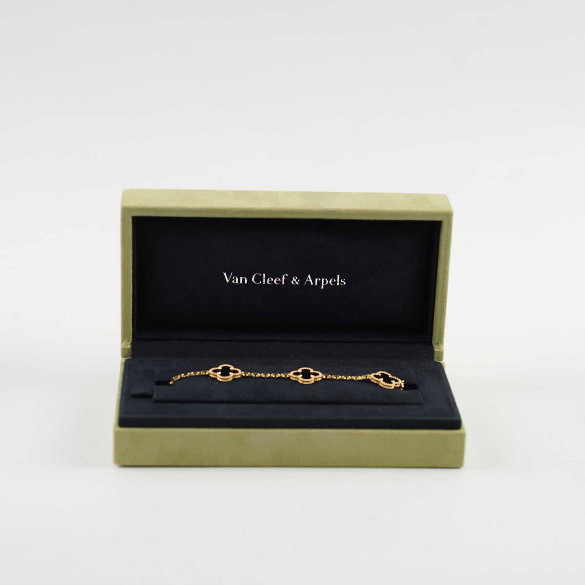 Van Cleef & Arpels Vintage Alhambra Yellow Gold 5 Motif Onyx Bracelet - photo 7