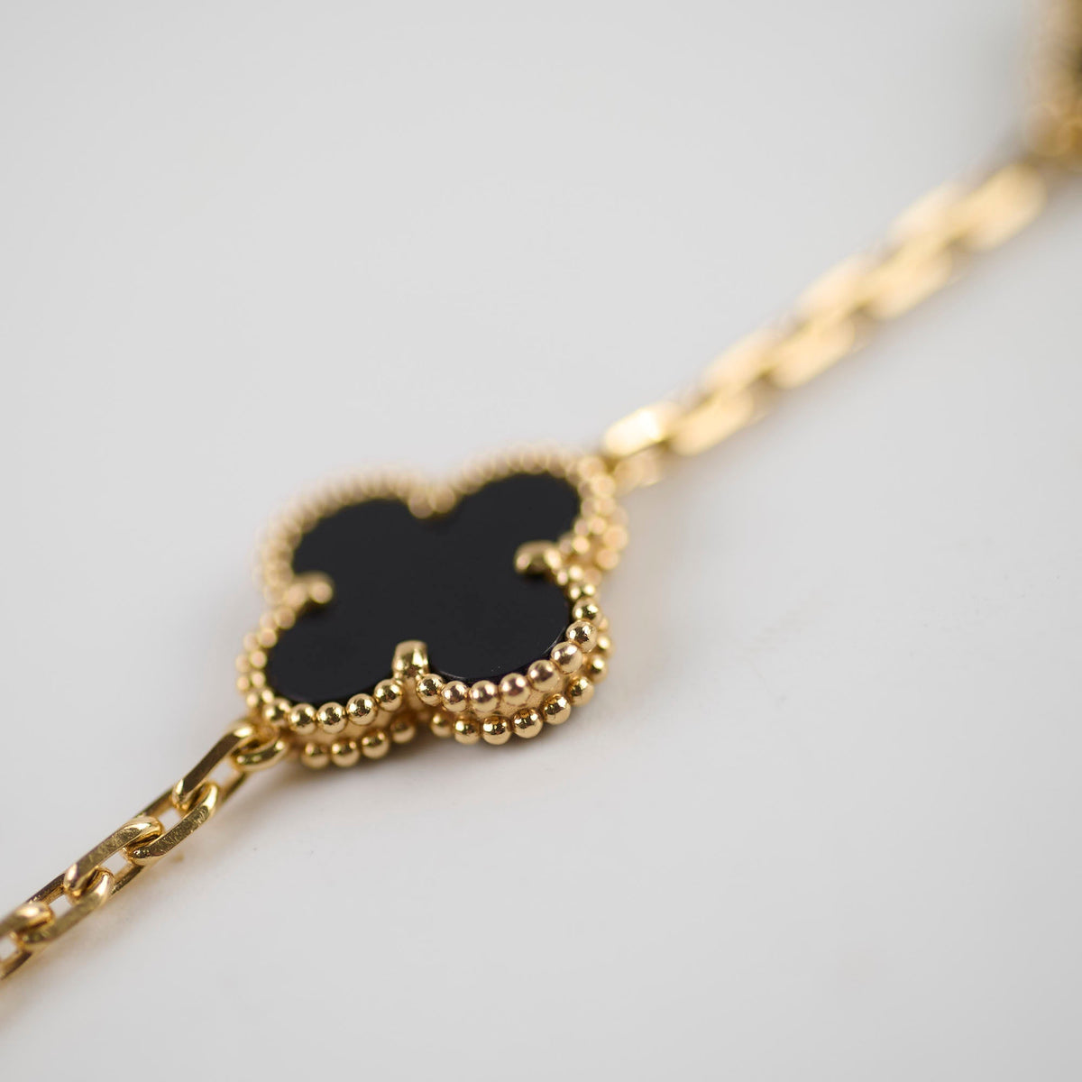Van Cleef & Arpels Vintage Alhambra Yellow Gold 5 Motif Onyx Bracelet - photo 5