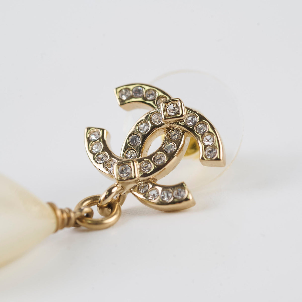 Chanel CC Logo Pearl Earrings - photo 5