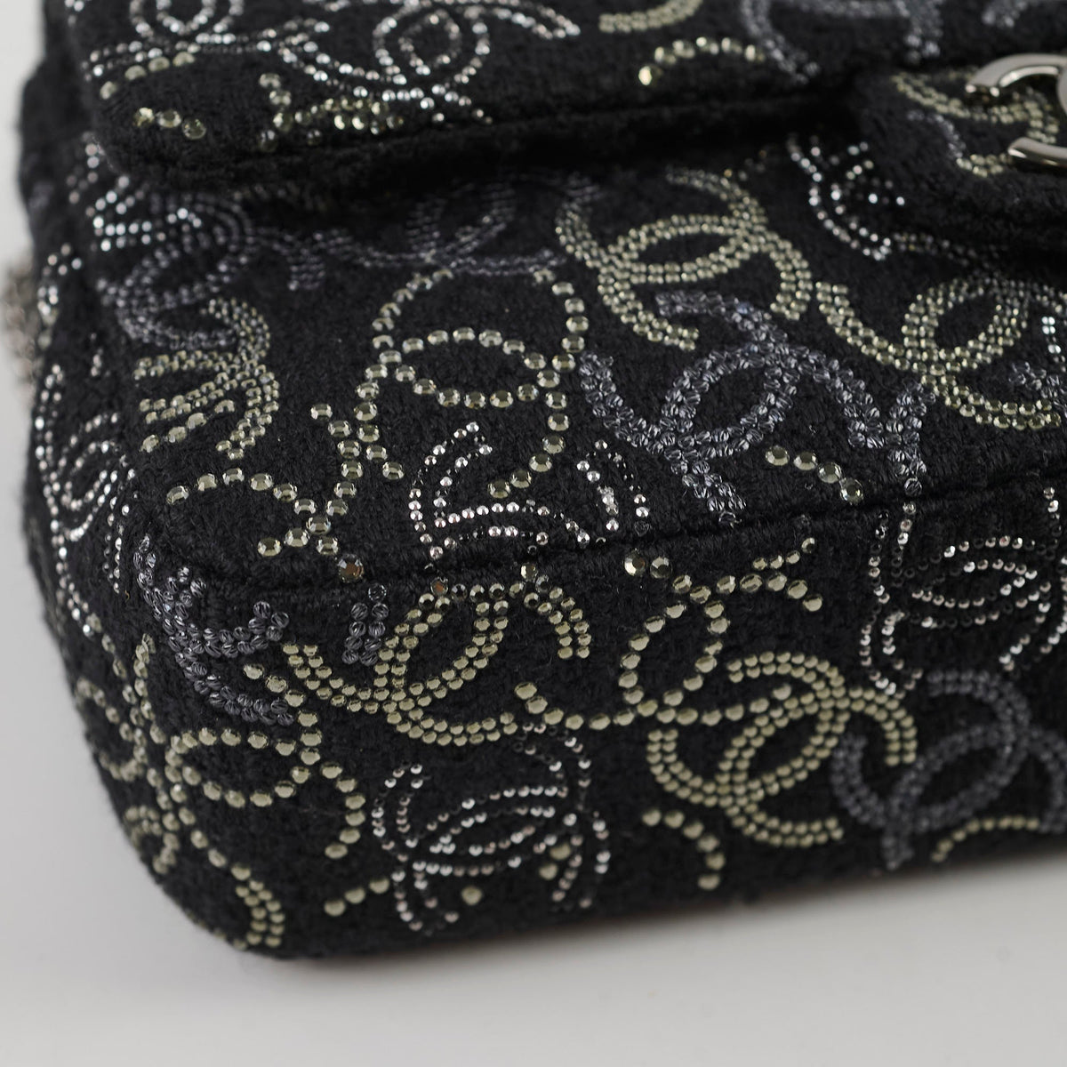 Chanel Medium/large Classic Flap CC Crystal Tweed Black - photo 15