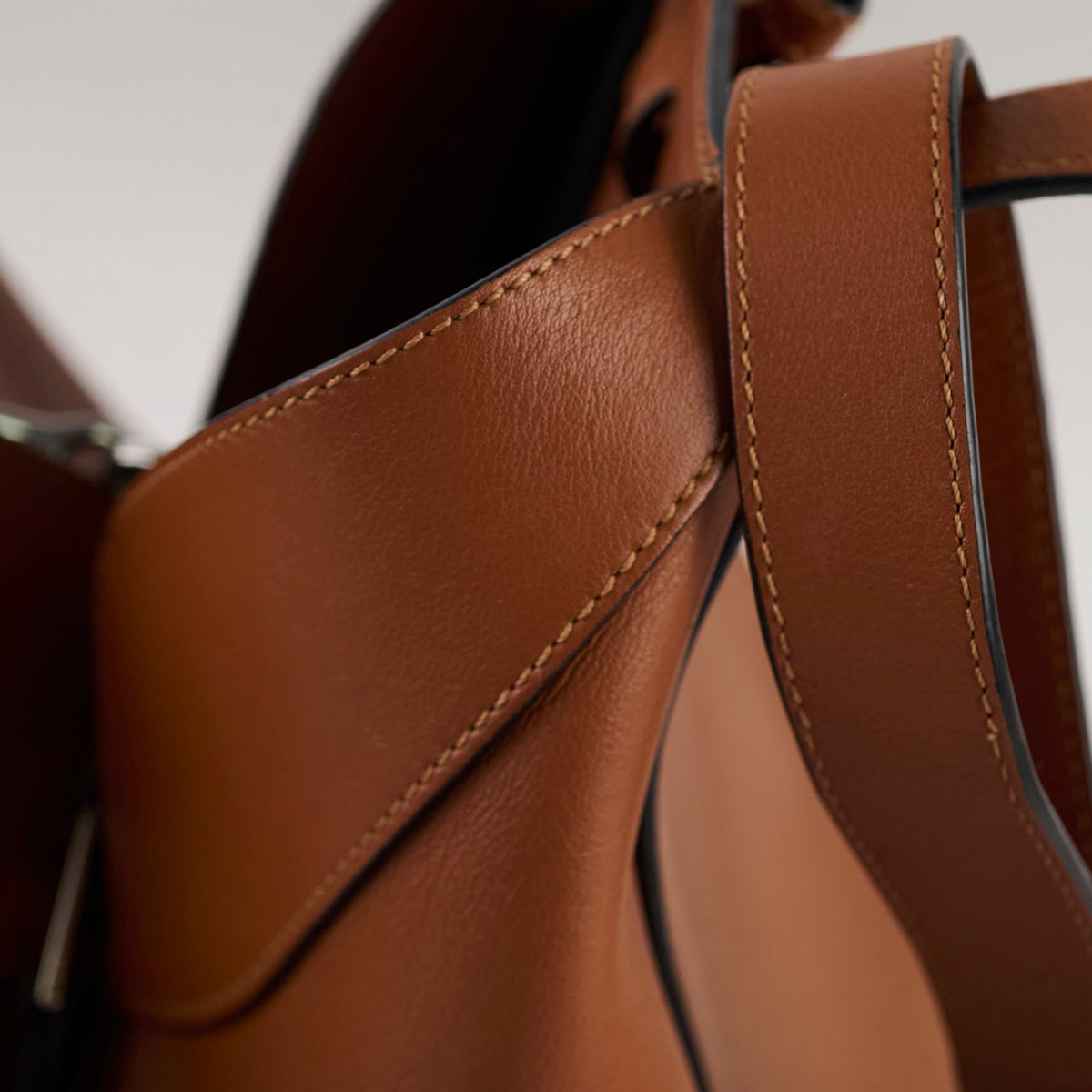 Loewe Small Hammock Brown - photo 8