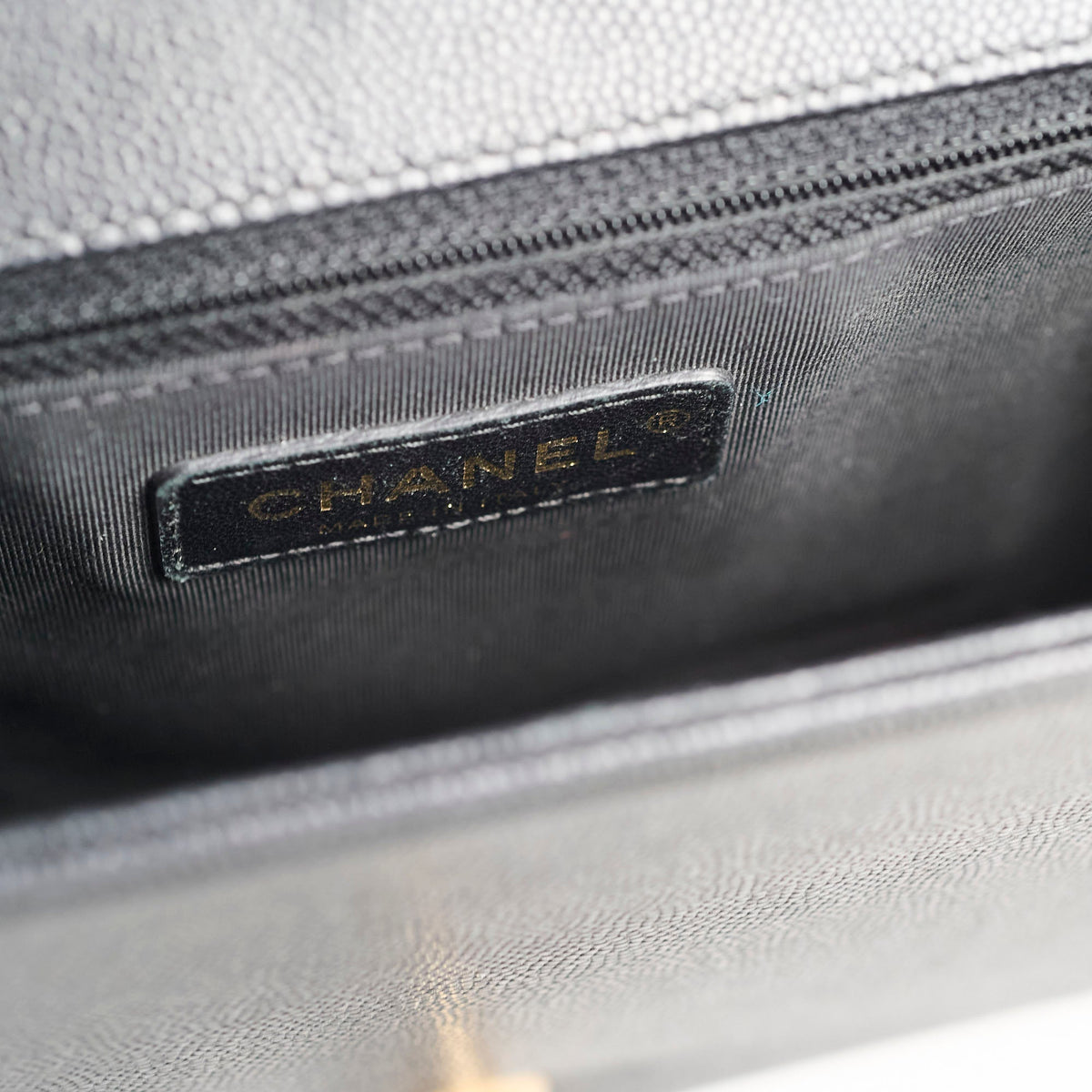 Chanel New Medium Boy Bag Black - photo 10