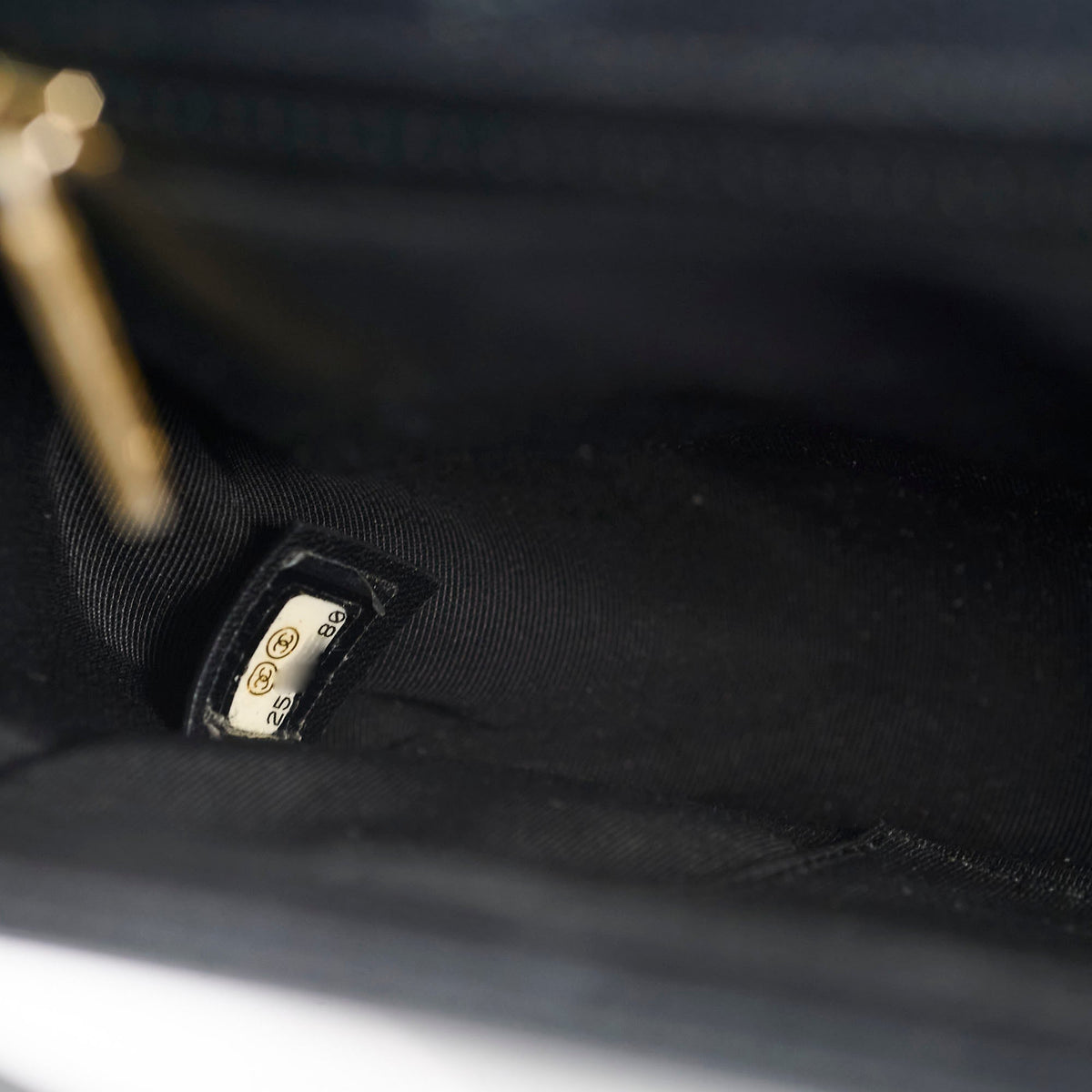 Chanel New Medium Boy Bag Black - photo 11