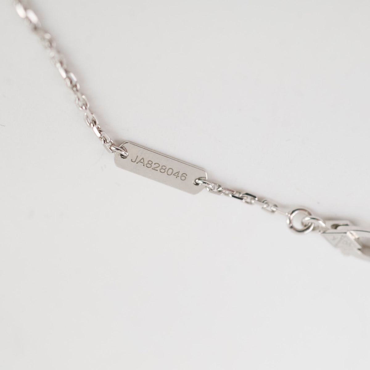 Van Cleef & Arpels Vintage Alhambra Chalcedony Necklace White Gold - photo 7
