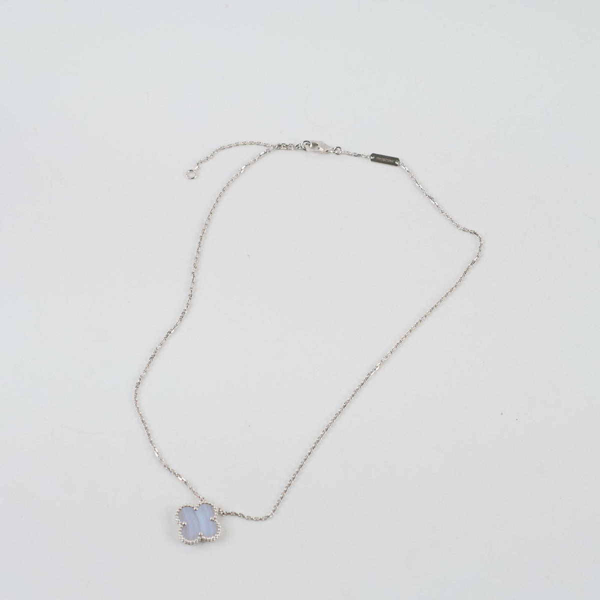 Van Cleef & Arpels Vintage Alhambra Chalcedony Necklace White Gold - photo 3