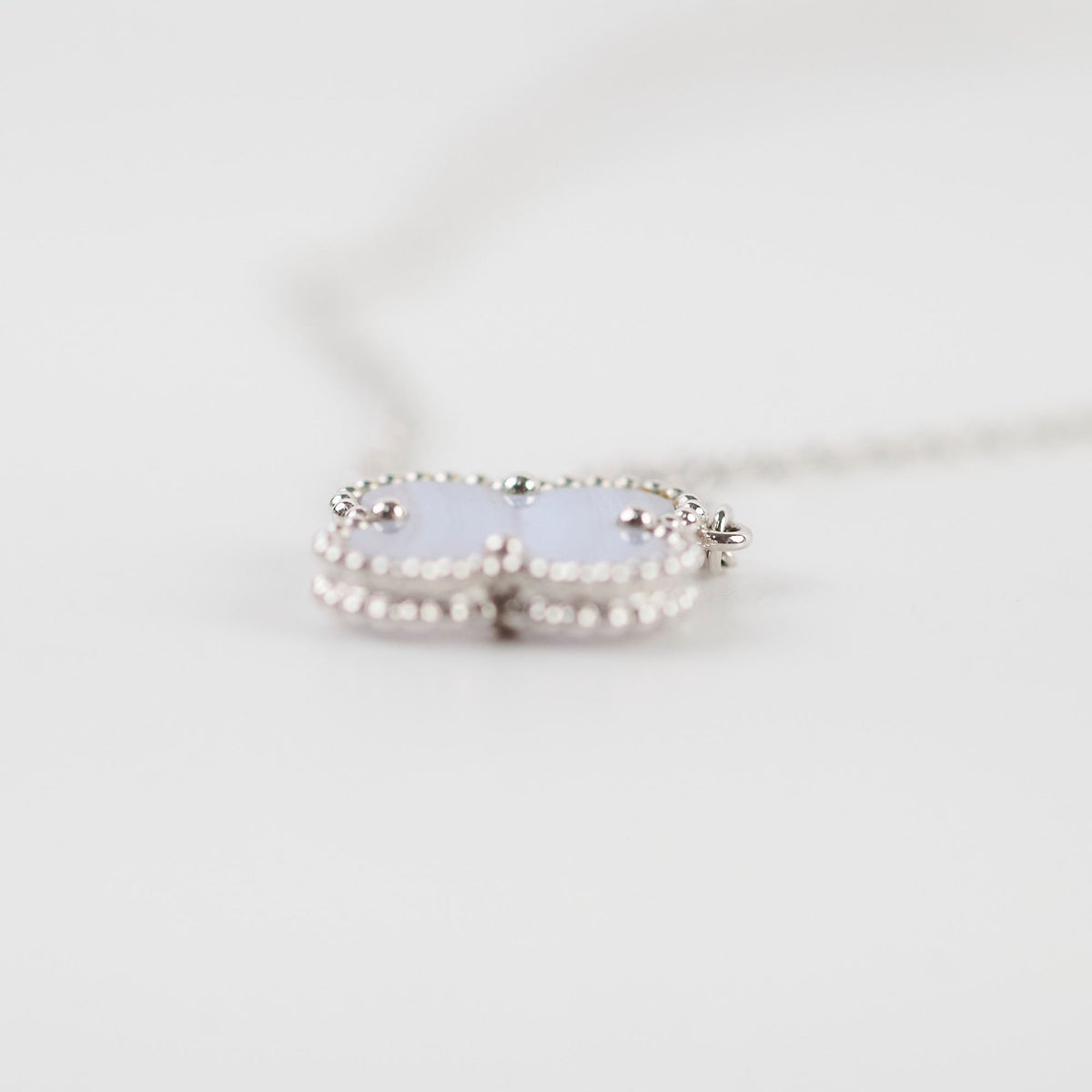 Van Cleef & Arpels Vintage Alhambra Chalcedony Necklace White Gold - photo 4
