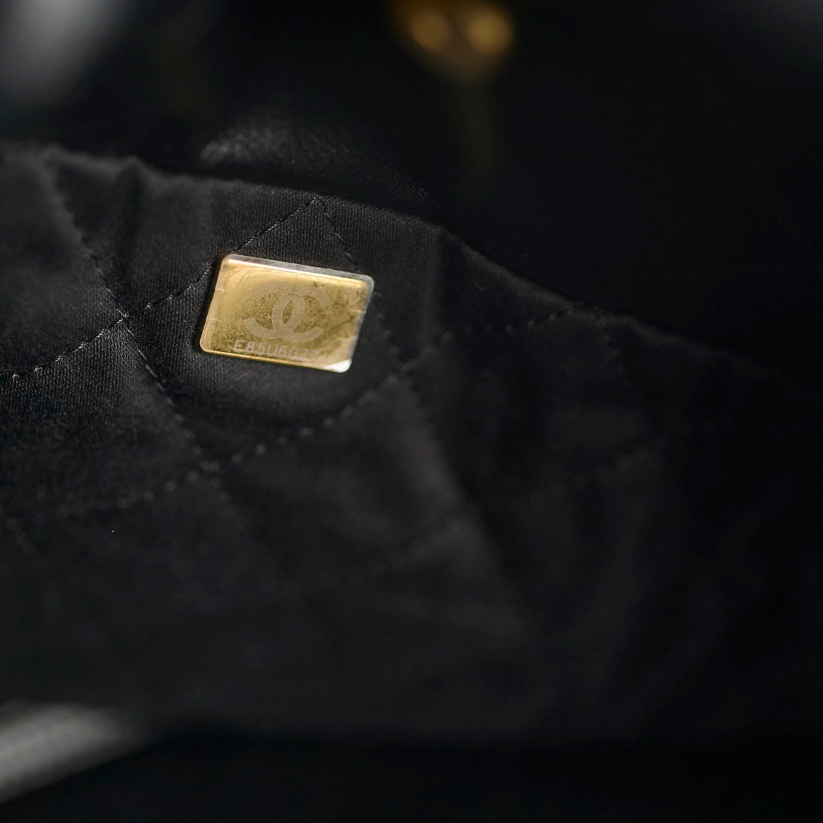 Chanel 22 Small Handbag Black - photo 12
