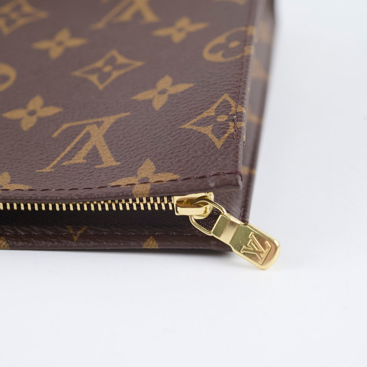 Louis Vuitton Toiletry Set 26, 19, 15 Monogram - photo 9