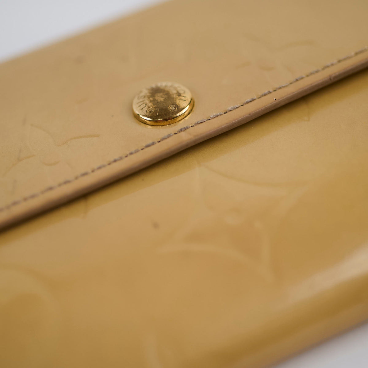 Louis Vuitton Vernis Compact Wallet Gold - photo 17