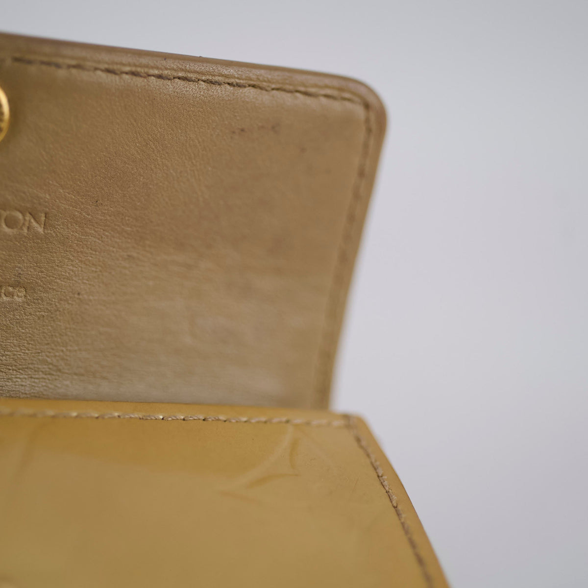 Louis Vuitton Vernis Compact Wallet Gold - photo 15
