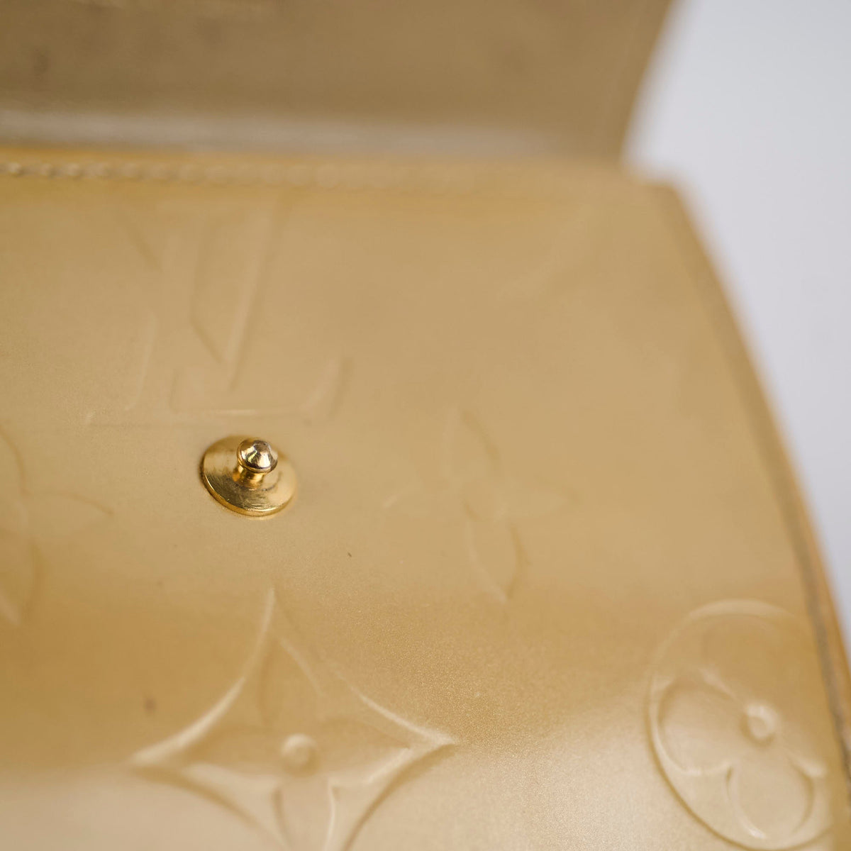 Louis Vuitton Vernis Compact Wallet Gold - photo 10