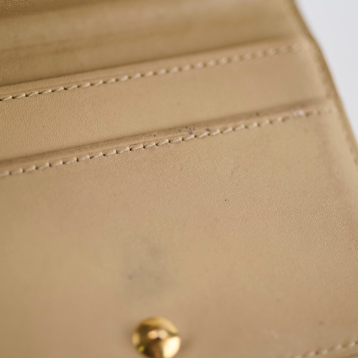 Louis Vuitton Vernis Compact Wallet Gold - photo 18