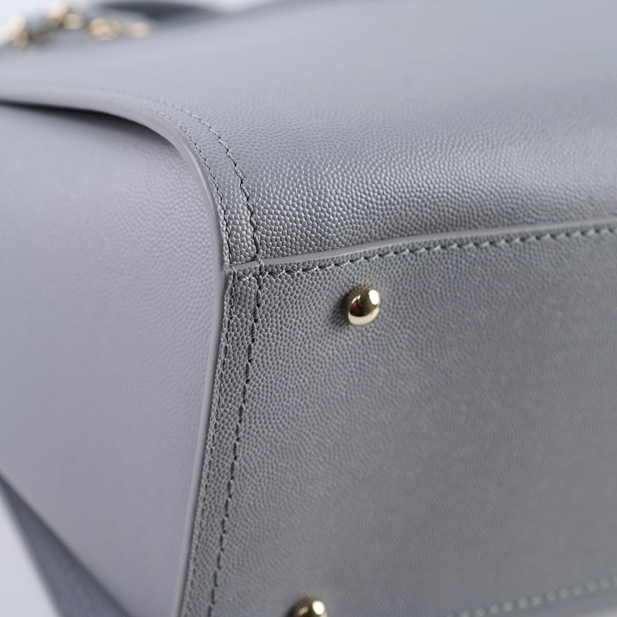 Chanel Medium Deauville Light Grey - photo 17