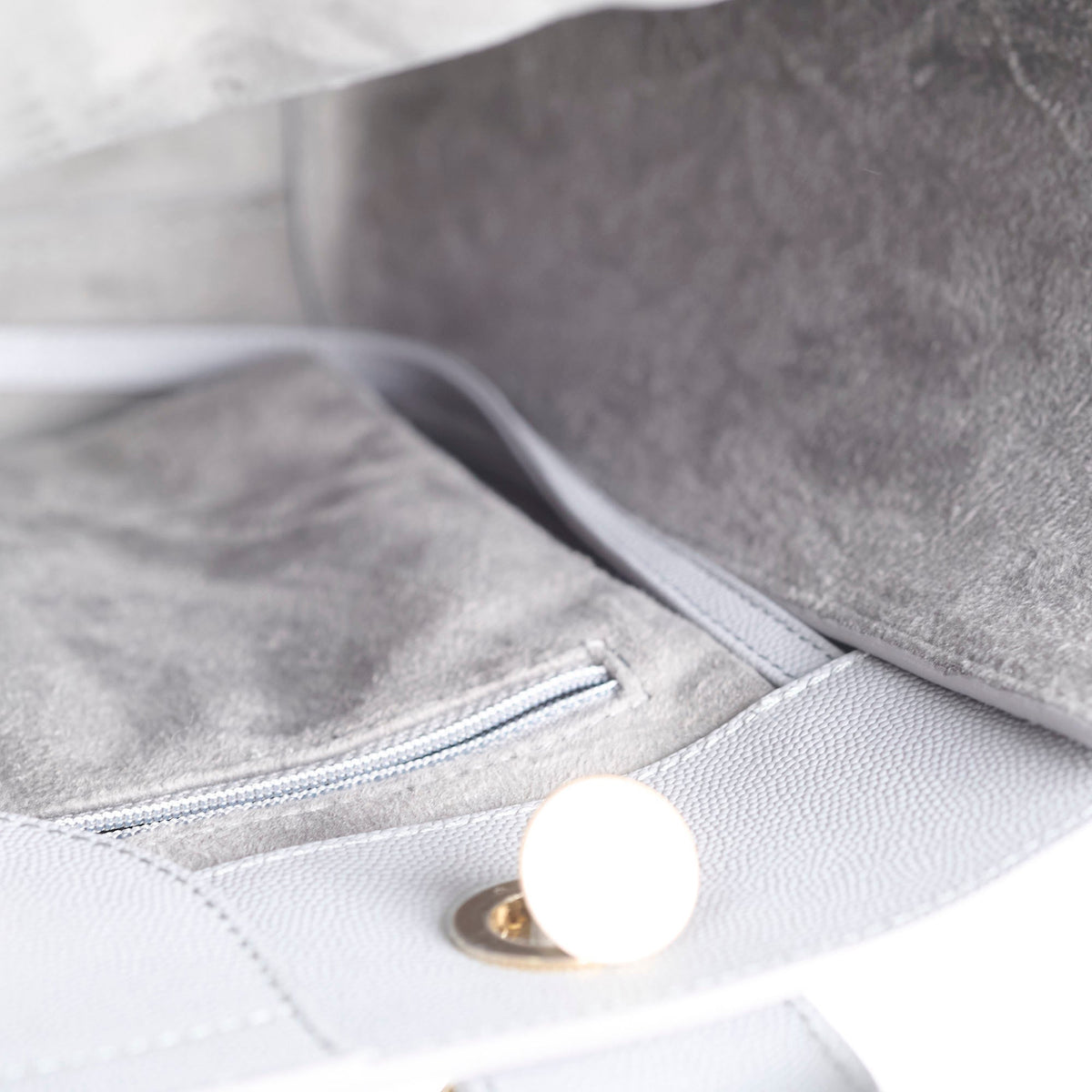 Chanel Medium Deauville Light Grey - photo 10
