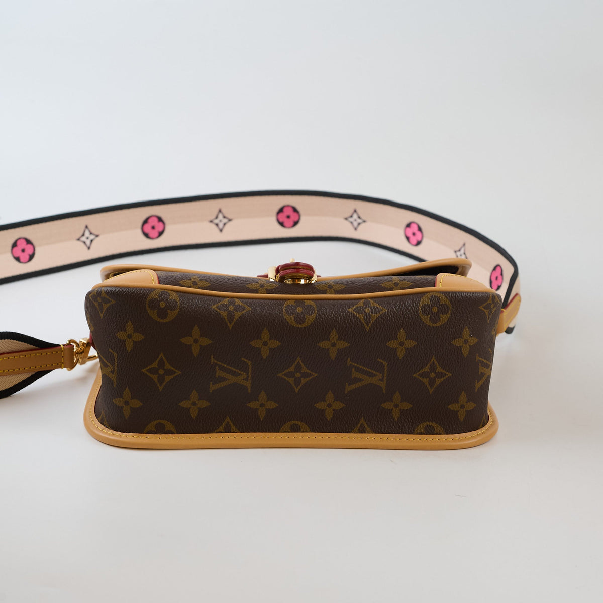 Louis Vuitton Diane Monogram Bag - photo 5