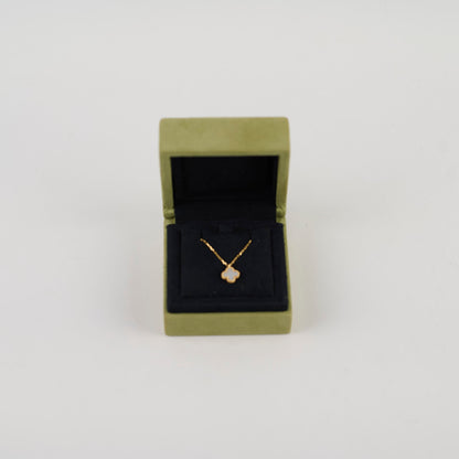 Van Cleef & Arpels Sweet Alhambra Mother of Pearl MOP Necklace Yellow Gold - photo 2
