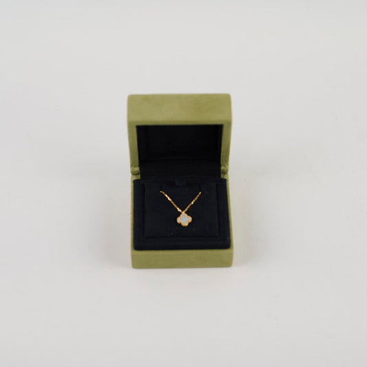 Van Cleef & Arpels Sweet Alhambra Mother of Pearl MOP Necklace Yellow Gold - photo 2