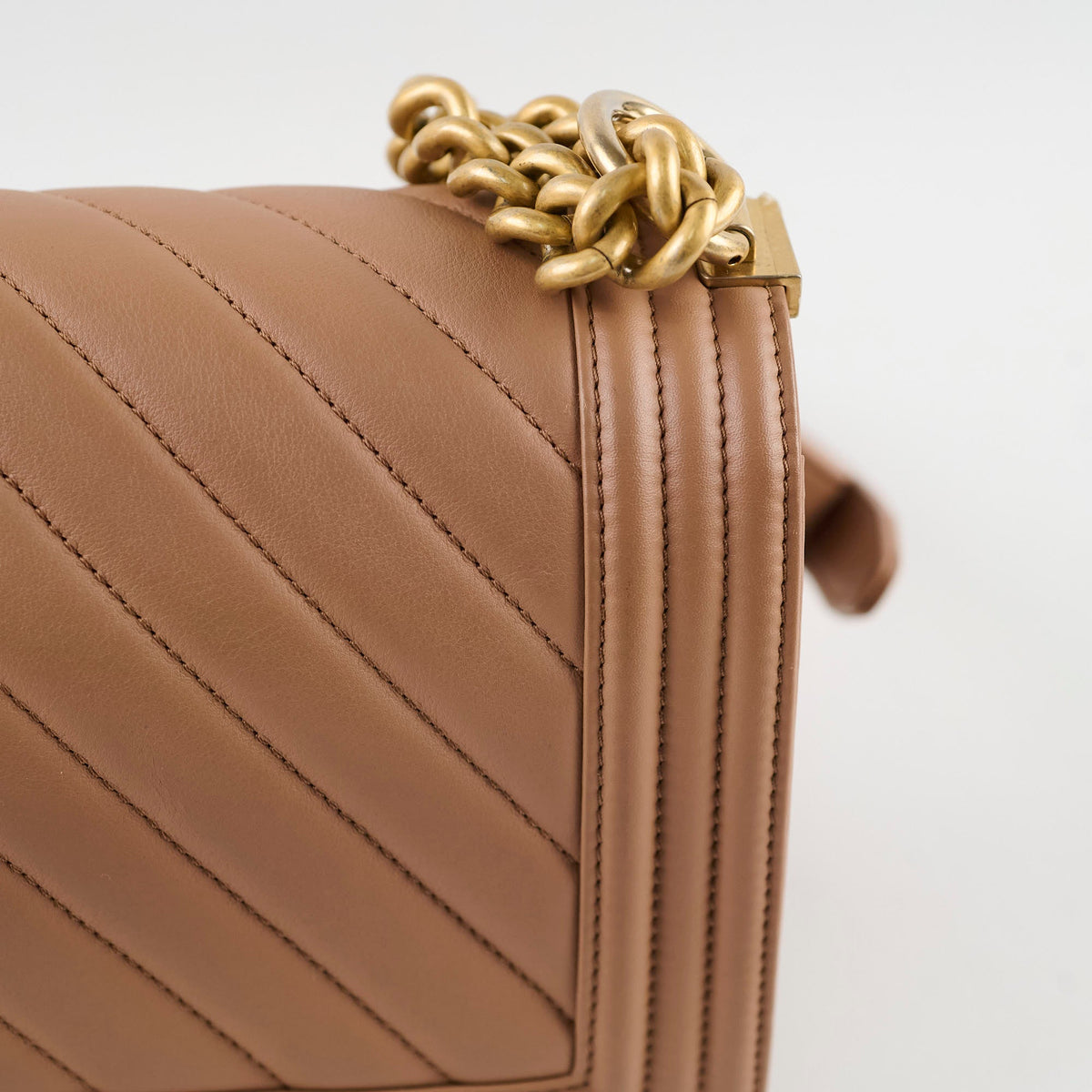 Chanel Medium Lambskin Chevron Old Boy Beige - photo 7