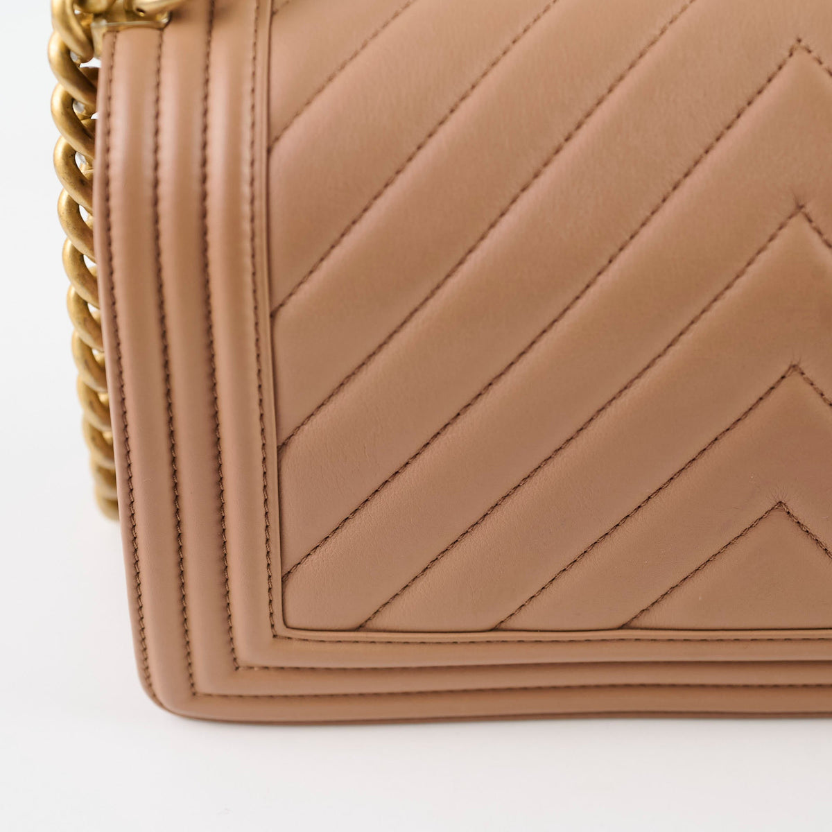 Chanel Medium Lambskin Chevron Old Boy Beige - photo 8