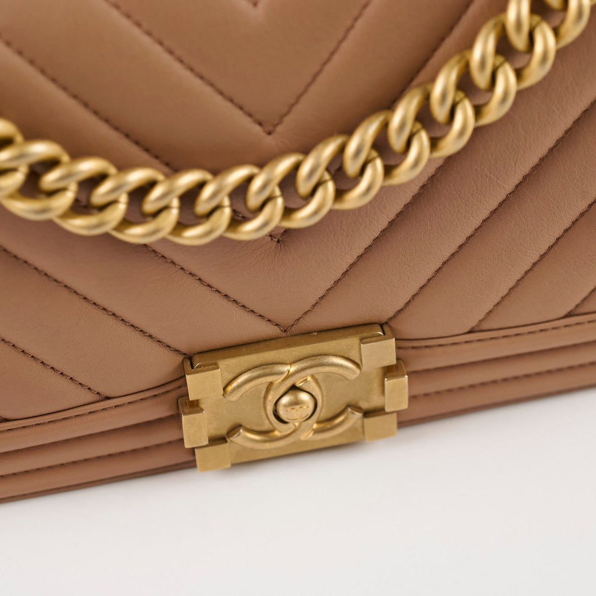 Chanel Medium Lambskin Chevron Old Boy Beige - photo 19