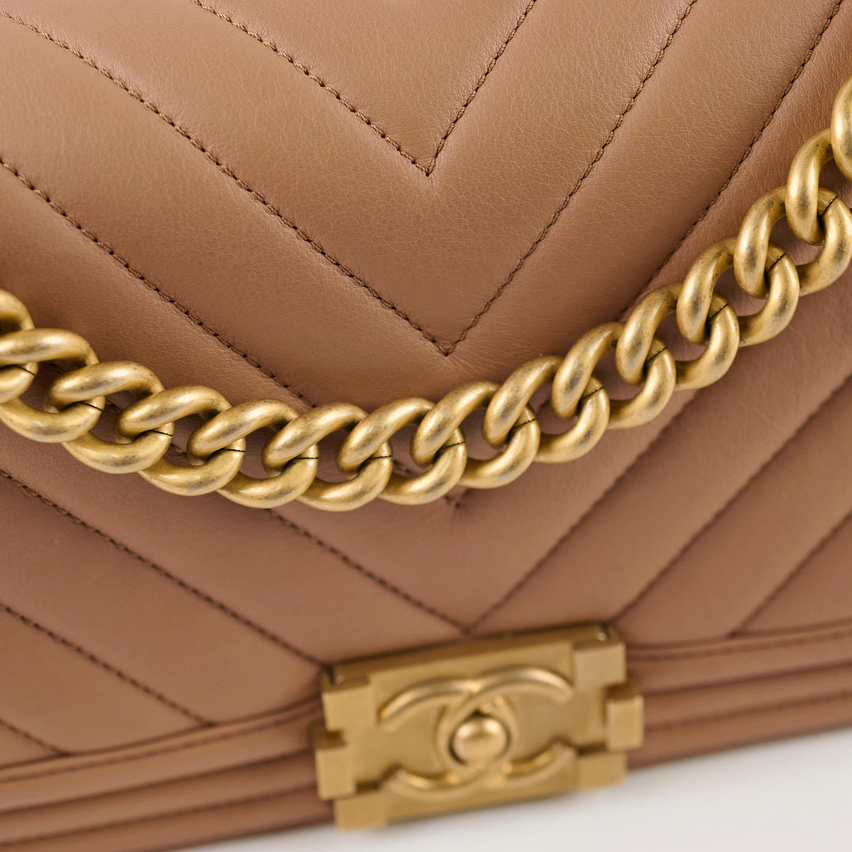 Chanel Medium Lambskin Chevron Old Boy Beige - photo 9