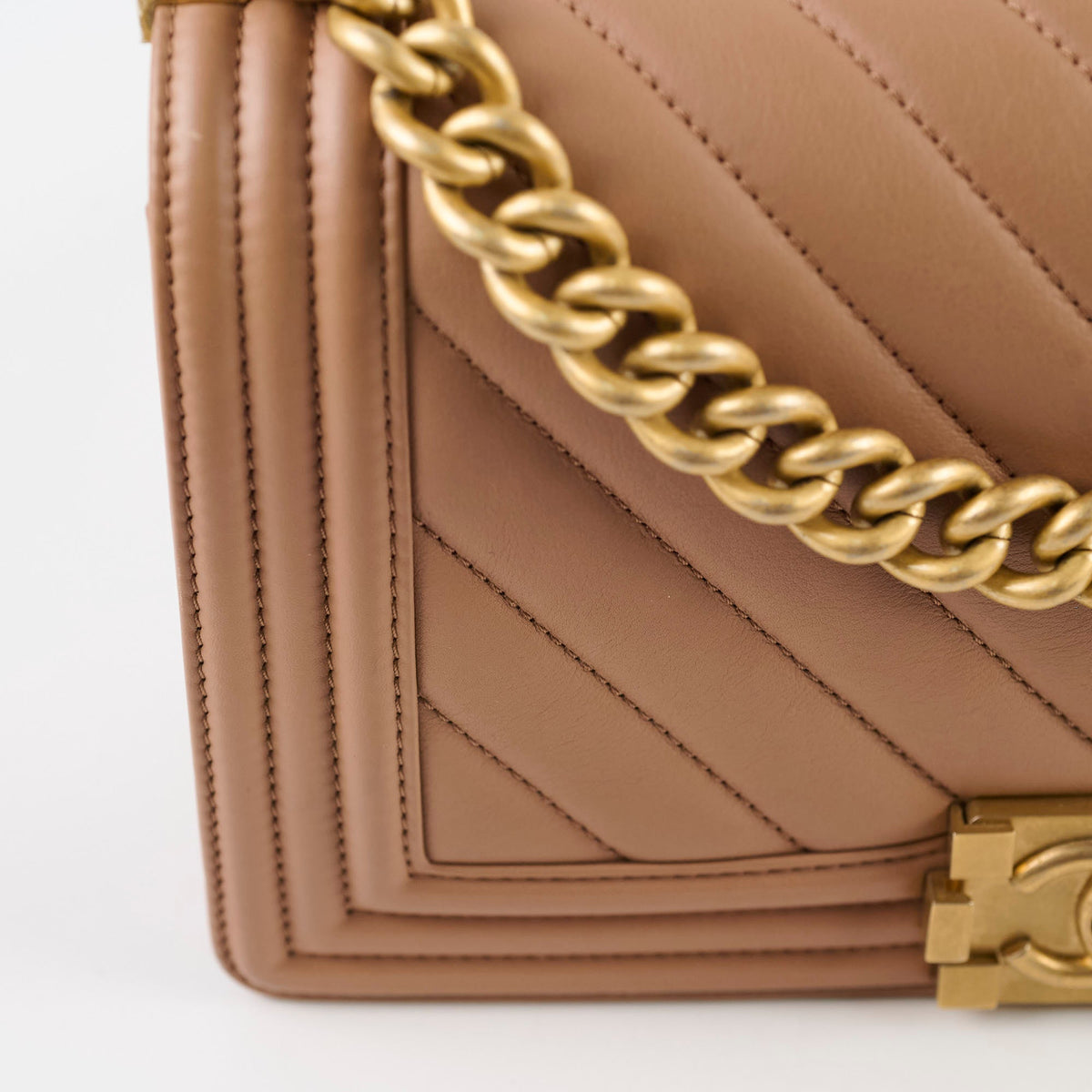 Chanel Medium Lambskin Chevron Old Boy Beige - photo 10
