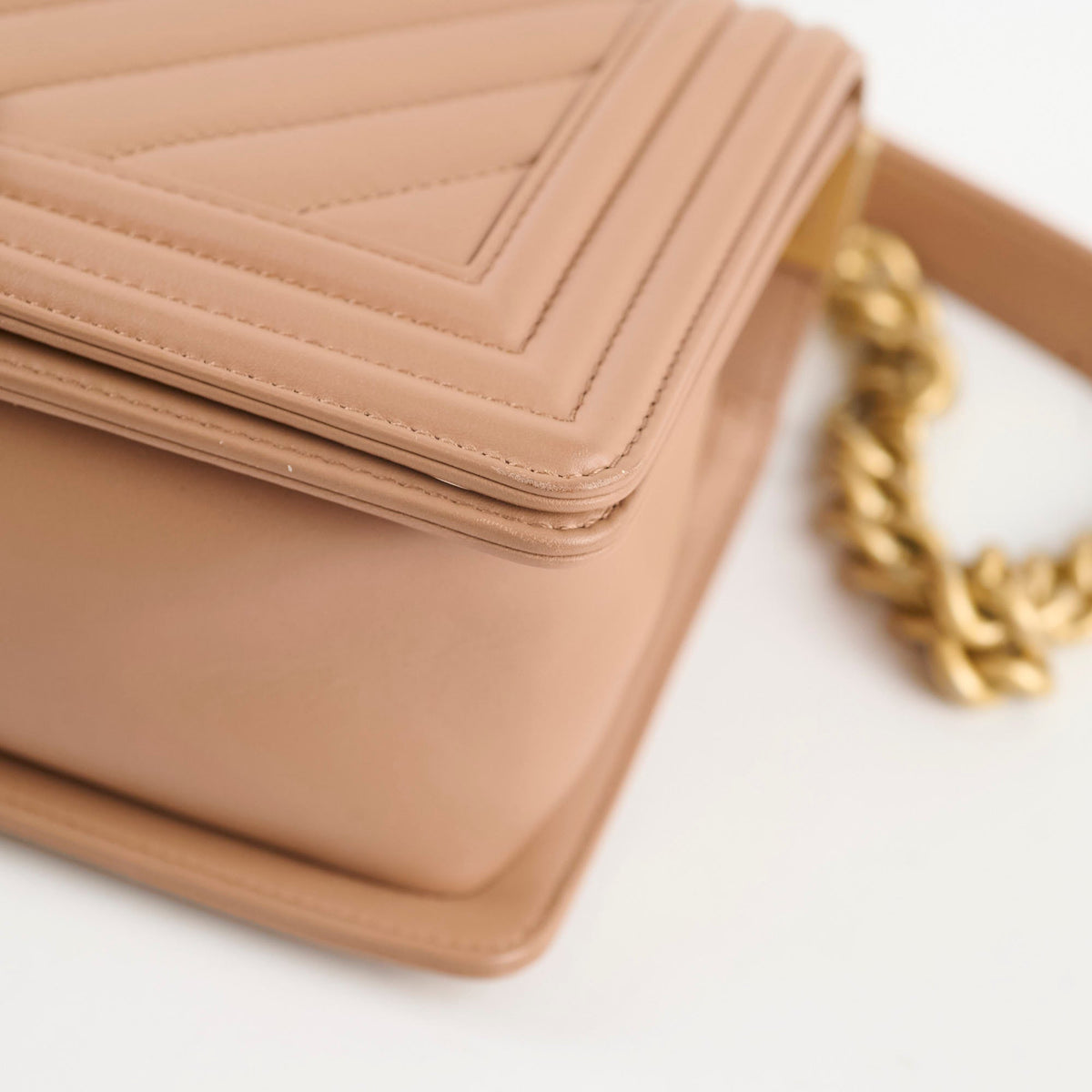 Chanel Medium Lambskin Chevron Old Boy Beige - photo 18
