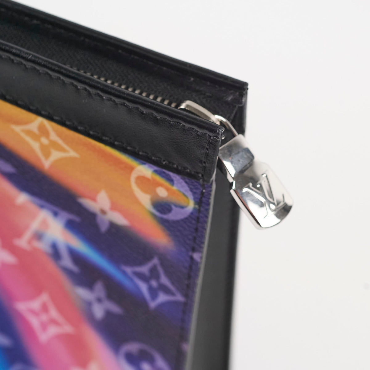 Louis Vuitton Voyage Sunset Pouch - photo 5