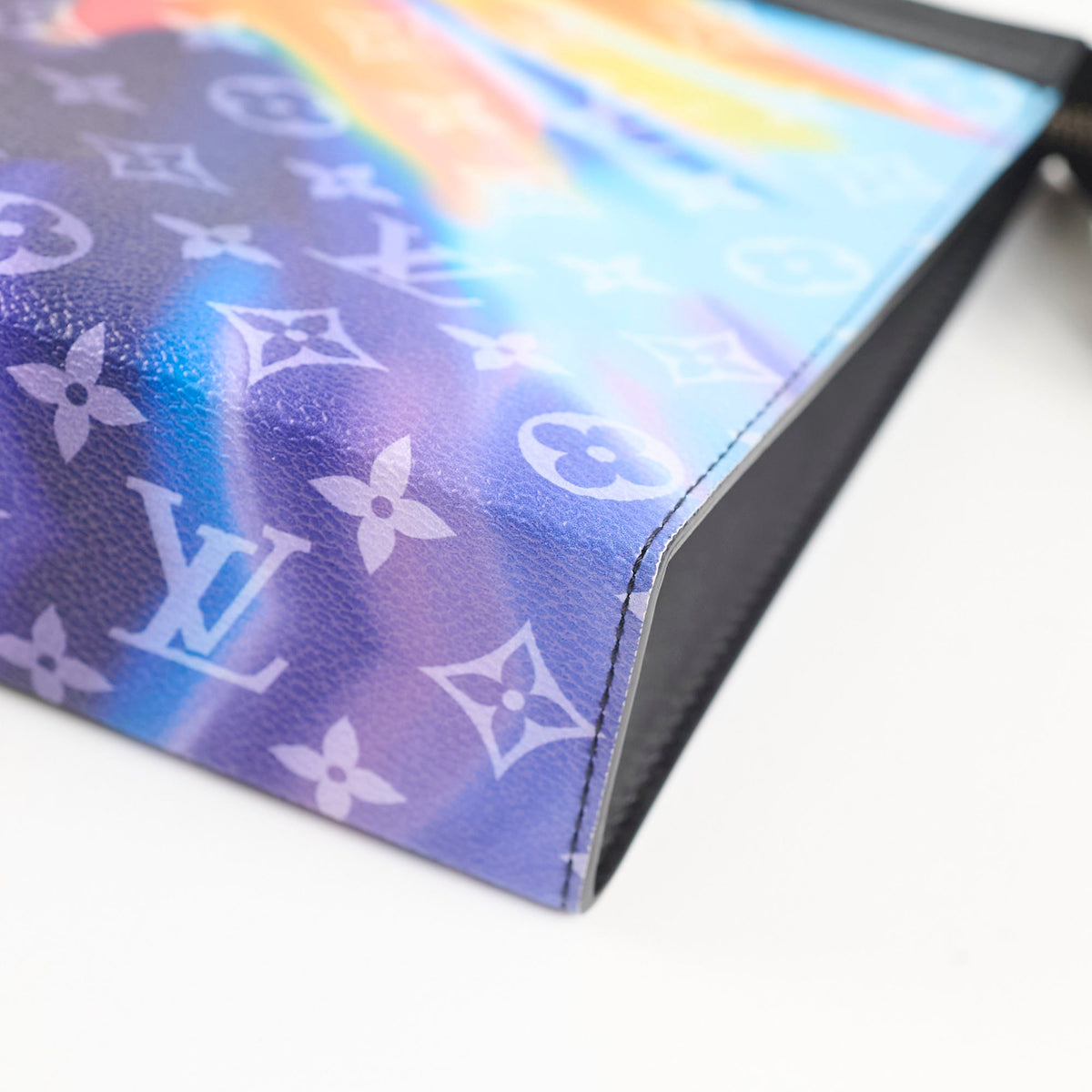 Louis Vuitton Voyage Sunset Pouch - photo 10