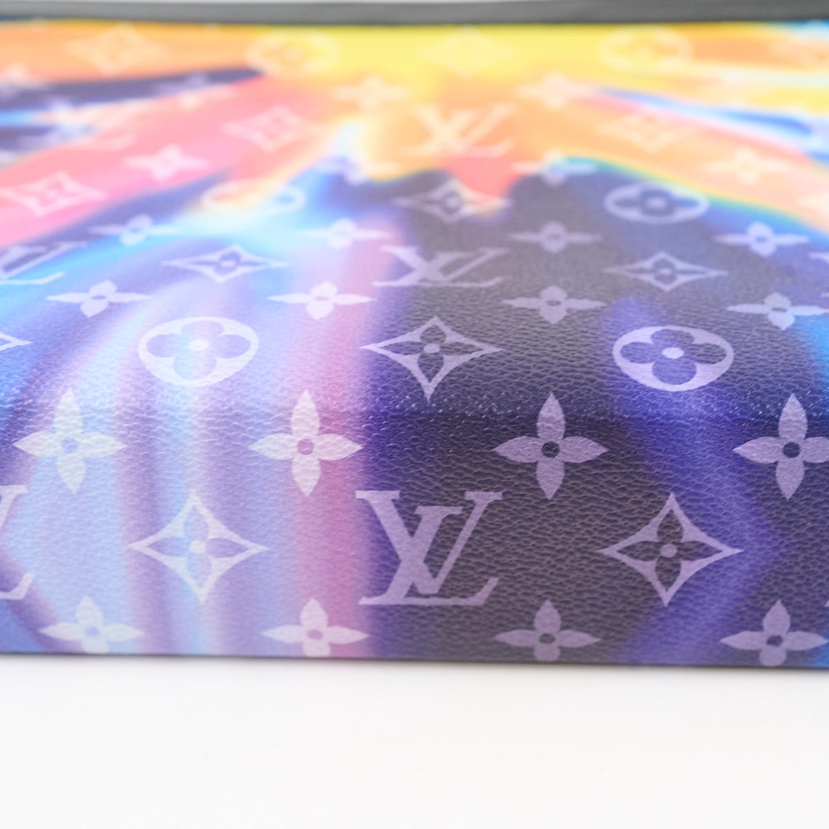 Louis Vuitton Voyage Sunset Pouch - photo 9