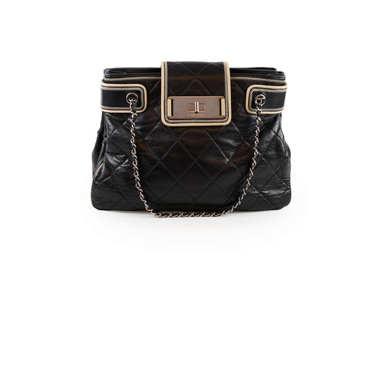 Chanel 2.55 Reissue East West Tote Black - photo 1